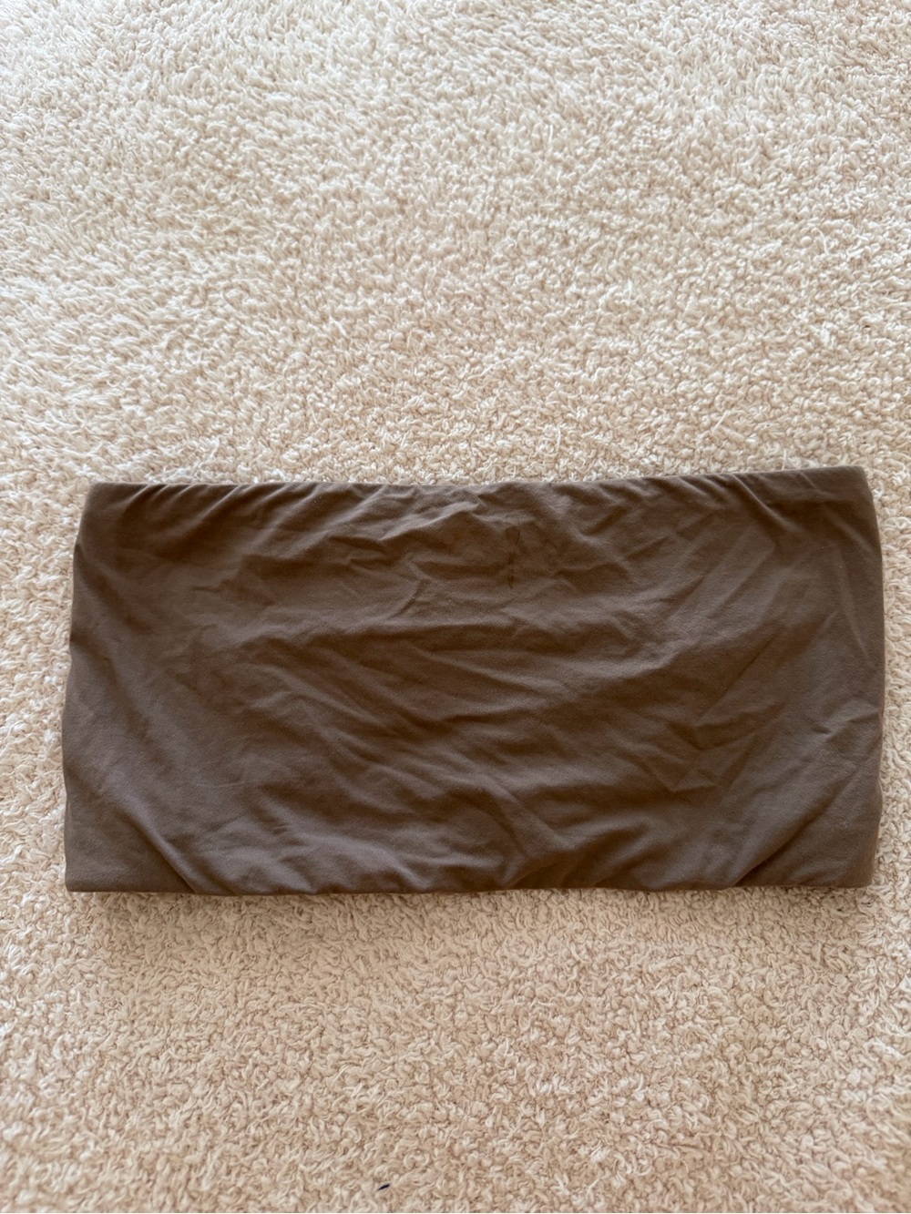 SKIMS Strapless Bandeau Top in Brown